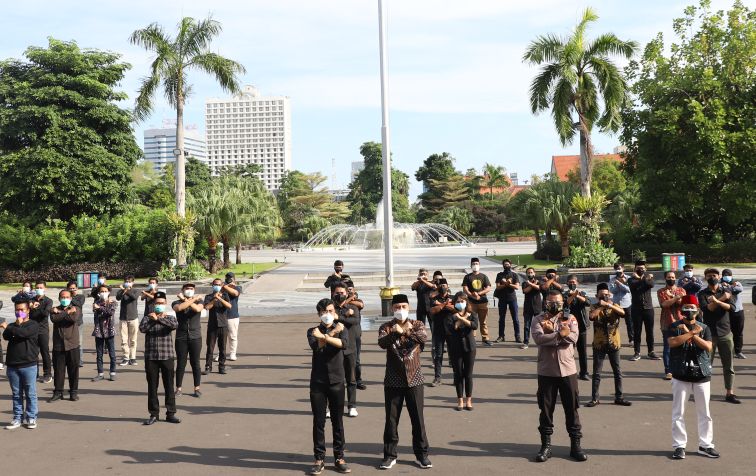 ELEMEN MASYARAKAT Surabaya yang turut serta bergerak dalam penanganan Covid-19 di Surabaya