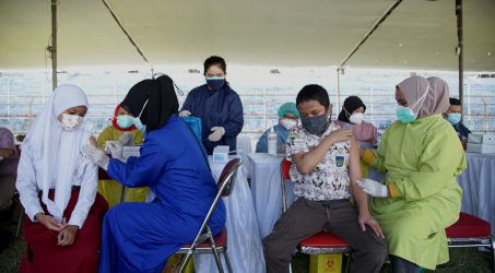 Kejar Target Herd Immunity, Vaksinasi Massal di Surabaya Terus Digeber