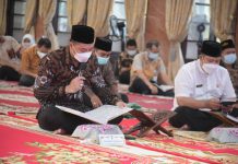Wali Kota Surabaya Eri ahyadi saat menggelar khataman alquran