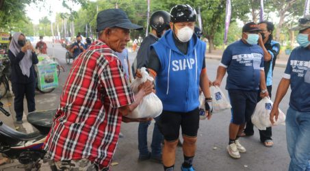 Politisi Demokrat Jatim, dr Agung Bagikan Bantuan ke Warga Banyuwangi