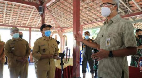 Cek Pembagian BST di Grobogan, Ganjar Temukan Karyawan SPBU dan Perangkat Desa Terima Bantuan