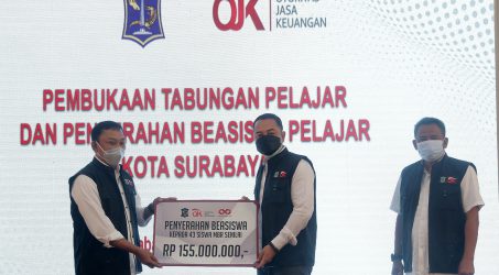 OJK Beri Beasiswa Bagi Pelajar MBR Senilai Rp 605 Juta