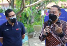 Menteri Pariwisata dan Ekonomi Kreatif (Menparekraf), Sandiaga Salahuddin Uno bersama Wali kota Surabaya Eri Cahyadi