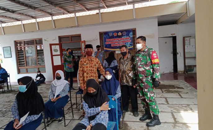 Babinsa Koramil 10/Dukuhturi, Kodim 0712/Tegal Kembali Laksanakan Pendampingan Vaksinasi