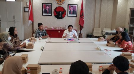 Fraksi PDI P Audiensi dengan Mahasiswa Soal Pemulihan Ekonomi dan UMKM
