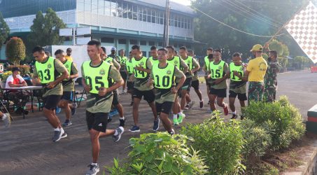 Yonif 407/Padmakusuma Laksanakan Tes Kesegaran Jasmani Periodik II