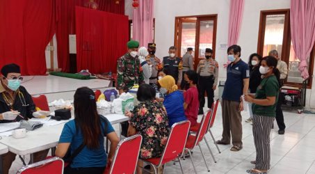 Babinsa Koramil 14/Slawi Kodim Tegal Bangga Masyarakat Antusias Jalani Vaksinasi Covid-19