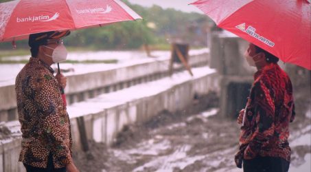 Ajak KPK, Bupati Sidoarjo Cek Pembangunan Frontage Road Aloha-Gedangan