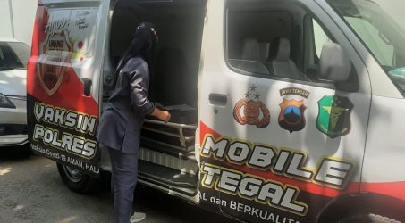 Sasar Pelajar, Polres Tegal Lakukan Vaksinasi Covid-19 Secara Mobile