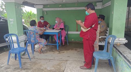 Pemdes Sukareja Terima Bantuan dari RSUD Suradadi untuk Korban Banjir