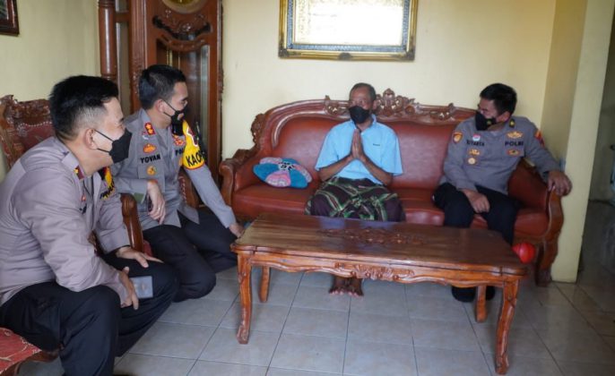 Peduli Anggota yang Sakit di Masa Pandemi, Kapolres Semarang Cetuskan Program “Tilik Sedulur”