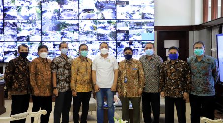 Tandatangani Pakta Integritas dan Kontrak Kinerja, Direksi PDAM yang Baru Berkomitmen Seluruh Warga Surabaya Teraliri Air