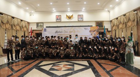 Lepas Calon 48 Kafilah MTQ, Wali Kota Eri: Saya Tunggu Senyum Kemenangan untuk Surabaya