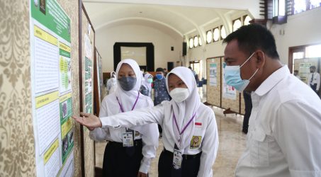 63 Hasil Penelitian Pelajar SMP/MTs se Surabaya Bertanding dalam LPPS 2021