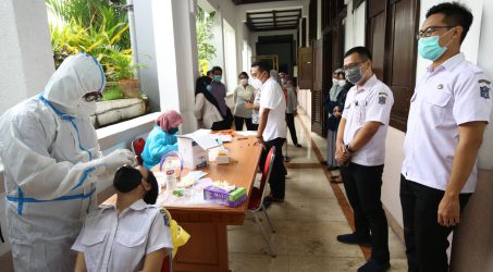 ASN Pemkot Surabaya Mulai di Tes Swab Guna Antisipasi Lonjakan Kasus Covid-19