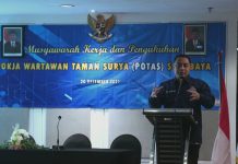 Wali Kota Eri Cahyadi saat memberikan sambutan dalam Musyawarah POTAS di hotel Swis Bellin Tunjungan Surabaya Senin 20/12/2021
