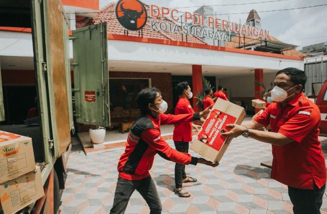 Penuh Gotong Royong, PDIP Surabaya Kirim Bantuan Kloter Kedua ke Lumajang