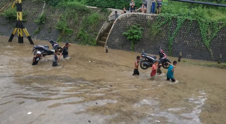 Underpas Prupuk Margasari Banjir, Arus Lalin Jalan Nasional Tegal-Purwokerto Sempat Macet Total