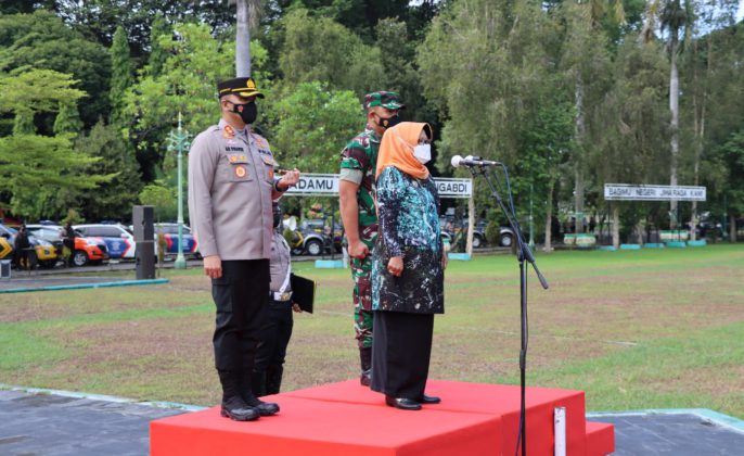 Hadapi Nataru, Bupati Tegal Pimpin Apel Gelar Pasukan Operasi Lilin Candi 2021