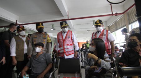 Tinjau Terminal Purabaya, Menhub: Masyarakat Harus Dilayani dengan Baik dan Humanis