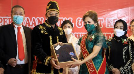 Terima Anugerah Gelar Kehormatan dari Sulawesi Utara, Wali Kota Eri Ingatkan Toleransi Beragama