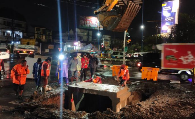 Pembuatan Crossing Saluran Air di Kedung Cowek Surabaya Segera Selesai