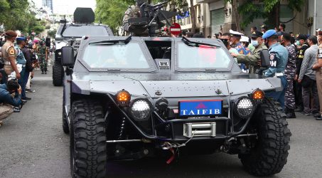 Pameran Alutsista TNI Ikut Ramaikan Tunjungan Romansa