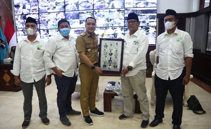 Wali Kota Eri Terima Penghargaan Tokoh Muda Nahdliyin Inspiratif 2021