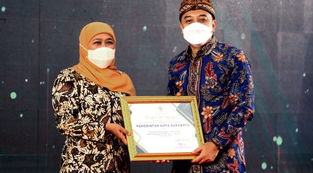 Kota Surabaya Terima Penghargaan Penanganan Covid-19 Terbaik dari Pemprov Jatim