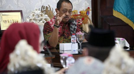 Peringati Hari Anti Korupsi, Wawali Armuji Edukasi Masyarakat dengan Layanan Digital