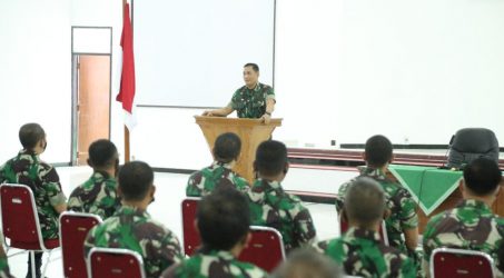 Awali Pelaksanaan Tugas di Tahun Baru, Danrem 071/Wijayakusuma Berikan Jam Komandan