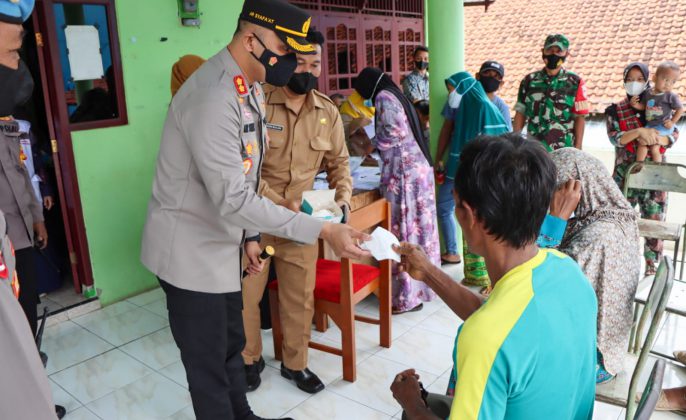 Kapolres Tegal Pantau Vaksinasi Massal di Wilayah Kecamatan Balapulang