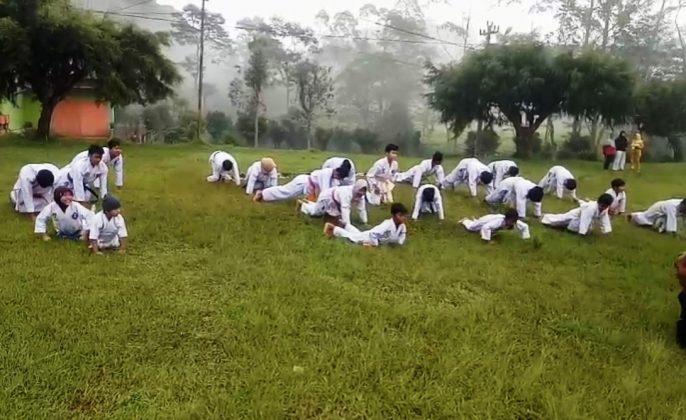 Karateka Cilik Dojo Kodim Brebes Gelar Gashuku dan Permainan Outbound di Kaligua