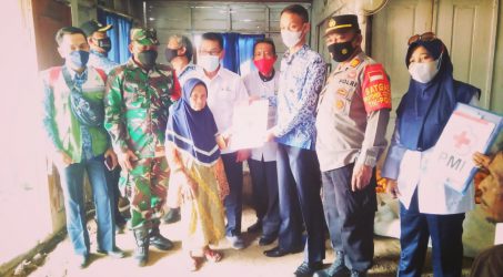 Gerak Cepat, Polsek Jatinegara Beri Bantuan Masyarakat Korban Tanah Bergerak