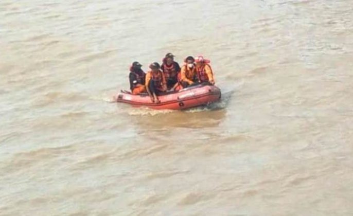 Operasi SAR di Sungai Cisanggarung Dihentikan, Jasad Bocah Tenggelam Belum Ditemukan