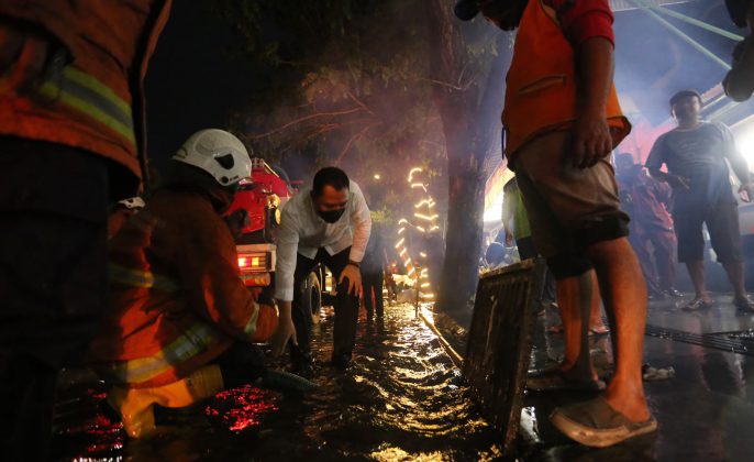 Di Surabaya Masih Ada 250 Titik Banjir
