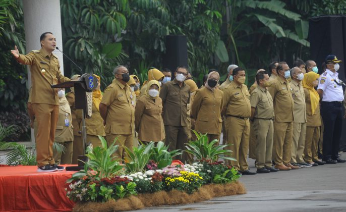 Awali Penerapan SOTK Baru dengan Apel Pagi, Wali Kota Eri: Jangan Pernah dalam Zona Nyaman!