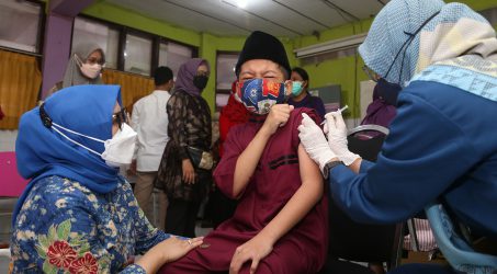Ketua TP PKK Surabaya Pantau Vaksinasi Anak, Dosis I Vaksin Anak Usia 6-11 Tahun Capai 54 Persen
