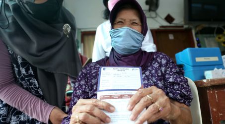 Capaian Vaksinasi Booster untuk Lansia di Surabaya Sudah 2.93 Persen