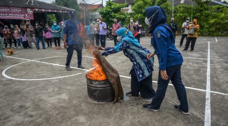DPKP Surabaya Beri Pembekalan Tanggap Bencana Kebakaran kepada Calon Kader Madagaskar