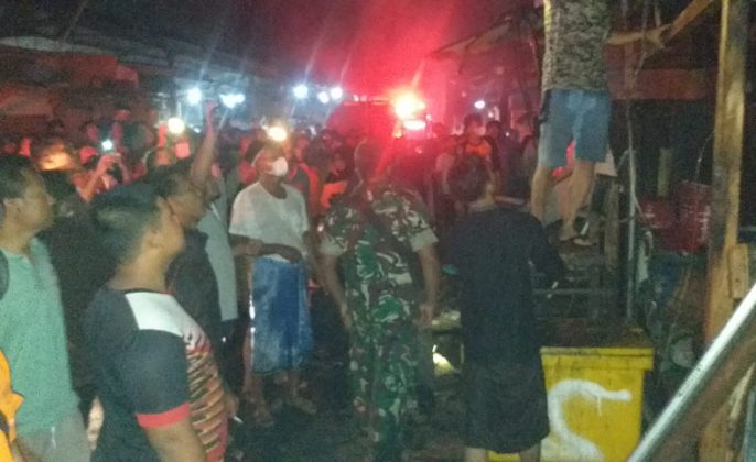 Kebakaran di Pasar Sayung Diduga karena Korsleting Arus Pendek, Polisi Bantu Jinakkan Si Jago Merah