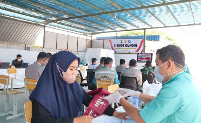 Bagian SDM Polres Pemalang Buka Gerai vaksinasi di Pabrik, Karyawan Bergantian Datangi “Si Boss Gundul”