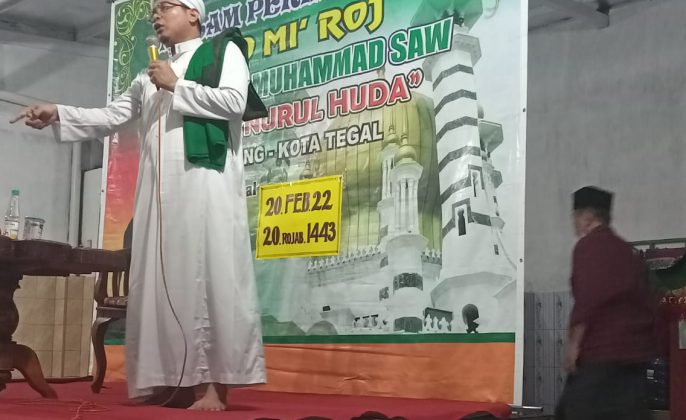 Warga Hadiri Pengajian Isro Mi’roj di Masjid Nurul Huda Panggung dengan Menerapkan Prokes
