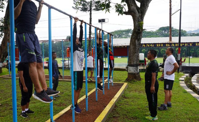 Santri Calon Anggota TNI AD Digembleng Fisik oleh Dandim 0733/Kota Semarang