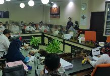 Suasana rapat dengar pendapat antara PGN dan Komisi B DPRD Surabaya