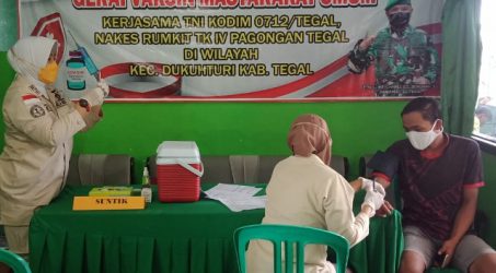 Program vaksinasi kerjasama TNI