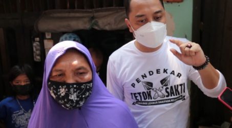 Program Padat Karya “Dandan Omah” Capai Rp. 28 M. Walkot Eri : APBD Rp 10,3 T Tidak Akan Ada Artinya Jika Tak Bermanfaat untuk Kesejahteraan Warga