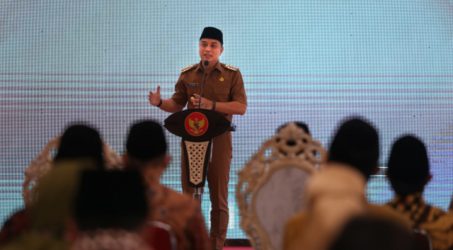 Wali Kota Eri Cahyadi saat memberikan sambutan dipelantikan pengurus MTQ Surabaya