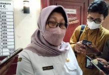Kepala Dinas Kesehatan Kota Surabaya Nanik Sukristina,