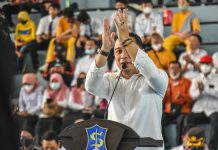 Wali Kota Eri Cahyadi saat membuka lpertandingan lomba basket di GOR Gelora Pancasila Rabu (25/05/2022)